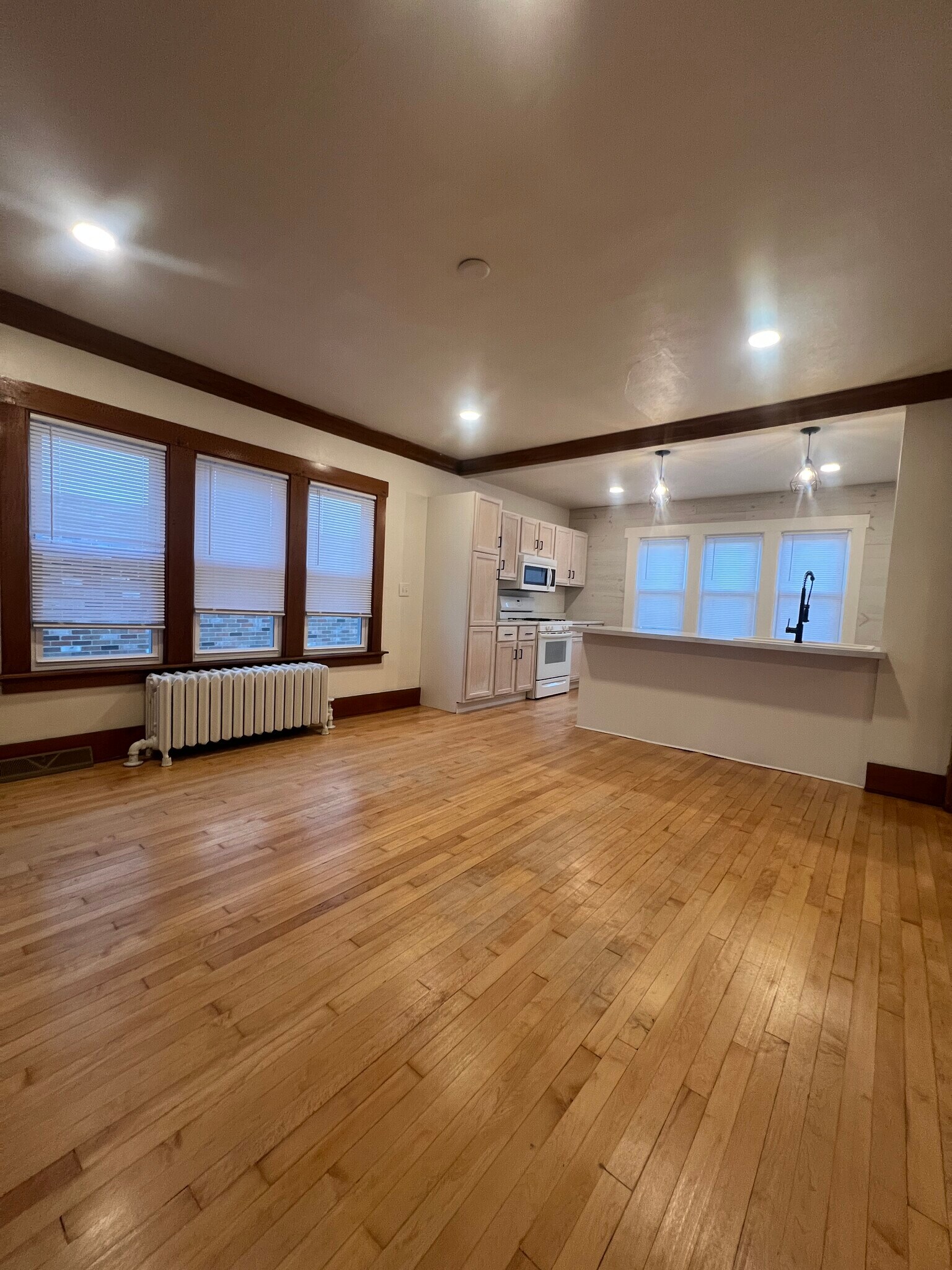 Building Photo - 2033 S 82nd St