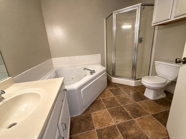 Building Photo - 9339 Turnberry Alcove