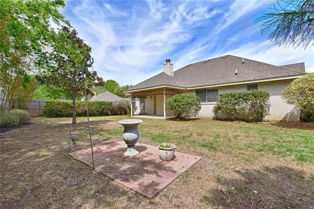 Building Photo - 502 Wild Springs Dr