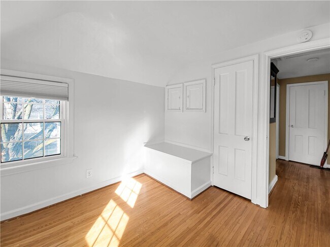 Building Photo - 54 Westmoreland Dr