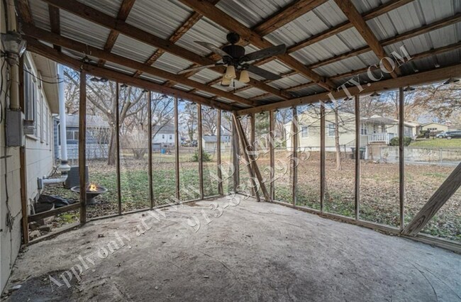 Building Photo - Cute 3 Bed 1 Bath Ranch Home in Raytown - ...
