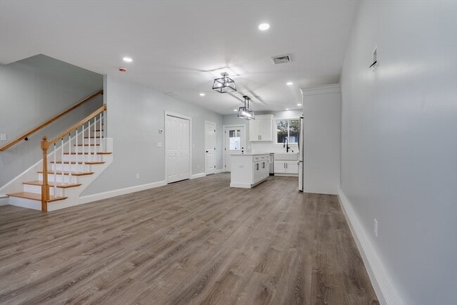 Building Photo - 217 Earle St