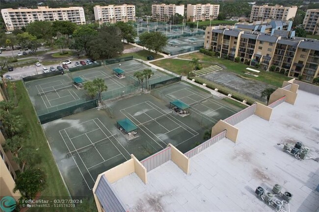 Building Photo - 2788 Tennis Club Dr