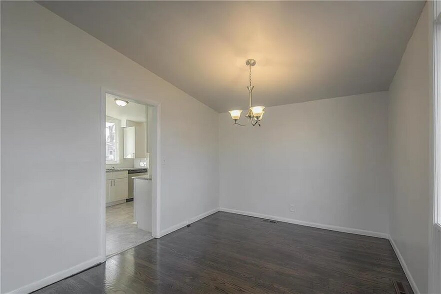 Building Photo - 6306 Fairlane Dr