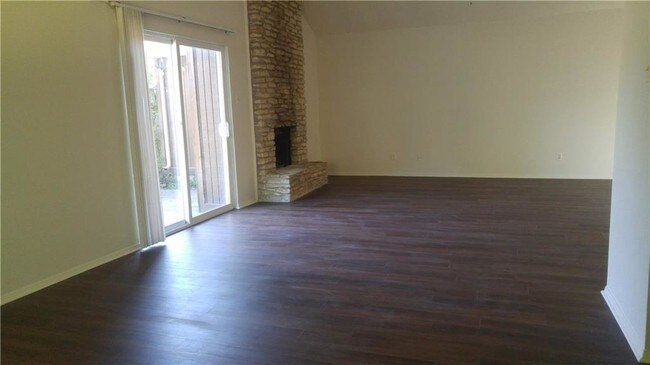 Building Photo - 1608 Dale Cove