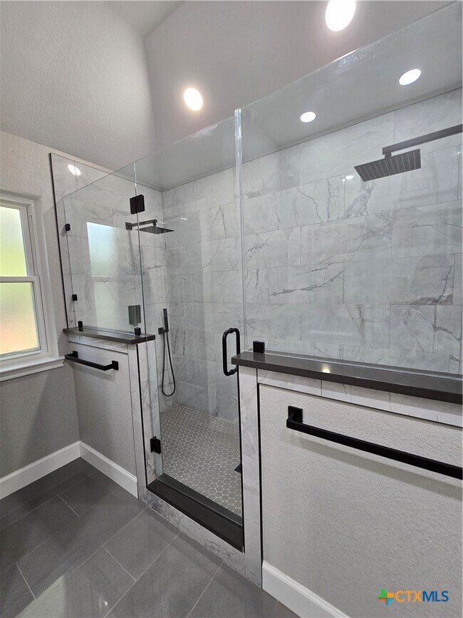 Building Photo - 2850 Bent Tree Dr