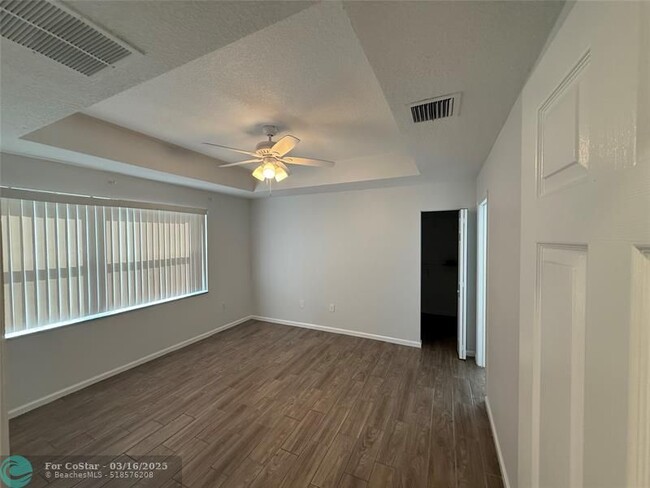 Building Photo - 15810 SW 48th Manor