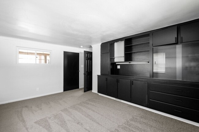 Building Photo - SCORE 50% OFF 1ST MONTH'S RENT IF SIGNED BY FEB 6! Stunning 4 Bedroom home in North Versailles av...