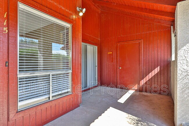 Building Photo - 10815 W Northern Ave