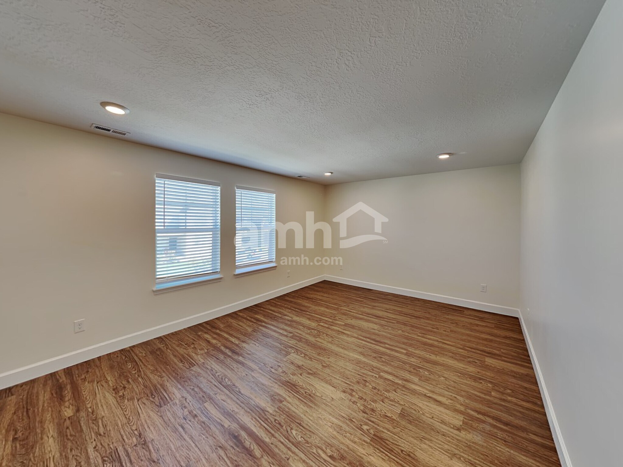 Building Photo - 2286 E Wild Horse Way