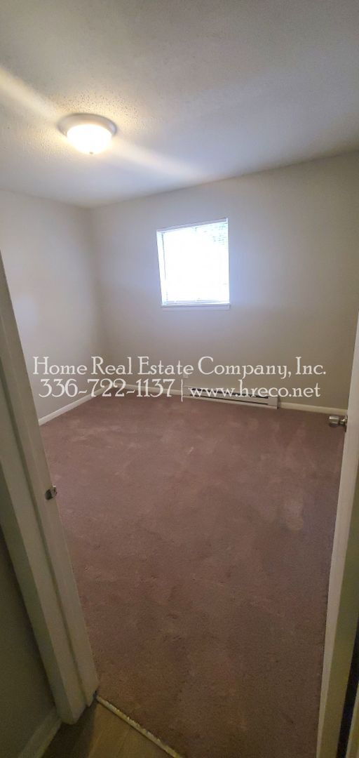 Building Photo - 829 W. Seventh Street Apt #4