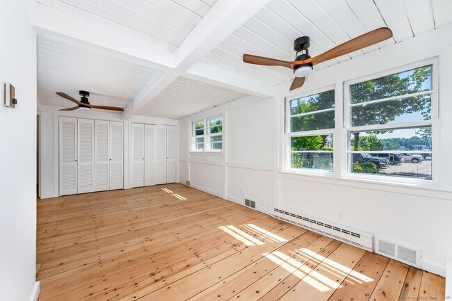 Building Photo - 16 Baywater Dr