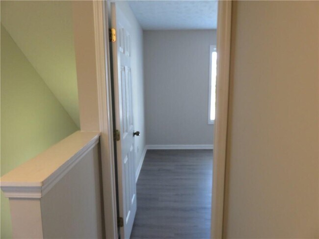 Building Photo - 204 Twin Pines Ct