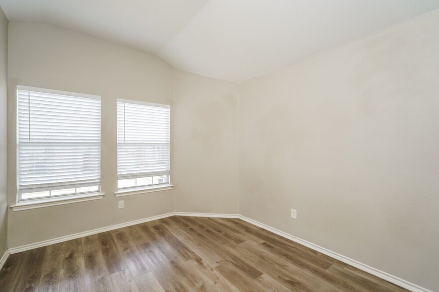 Building Photo - 2105 Pacino Dr