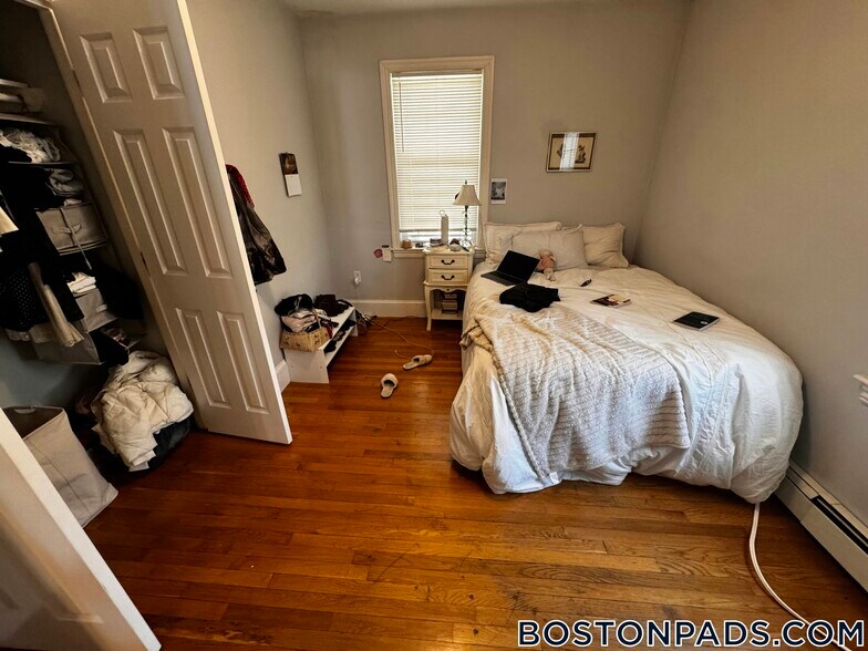 Building Photo - 100 Hillside St