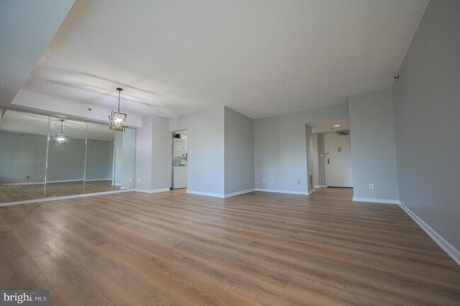Building Photo - 3713 S George Mason Dr
