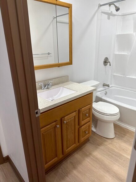 Building Photo - 292 Rumbold Ave