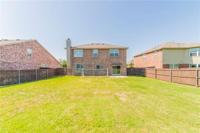 Building Photo - 560 Griffith Dr