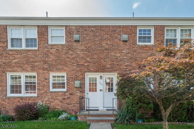 Building Photo - 151 Ridge Rd