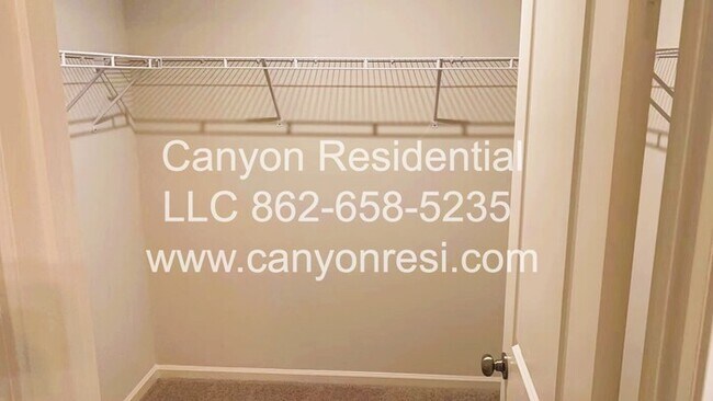 Building Photo - 740 Wayfinder Run