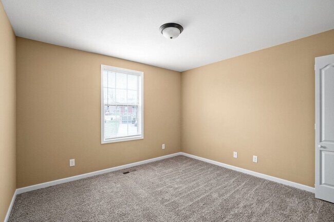 Building Photo - 1719 Thistlewood Dr