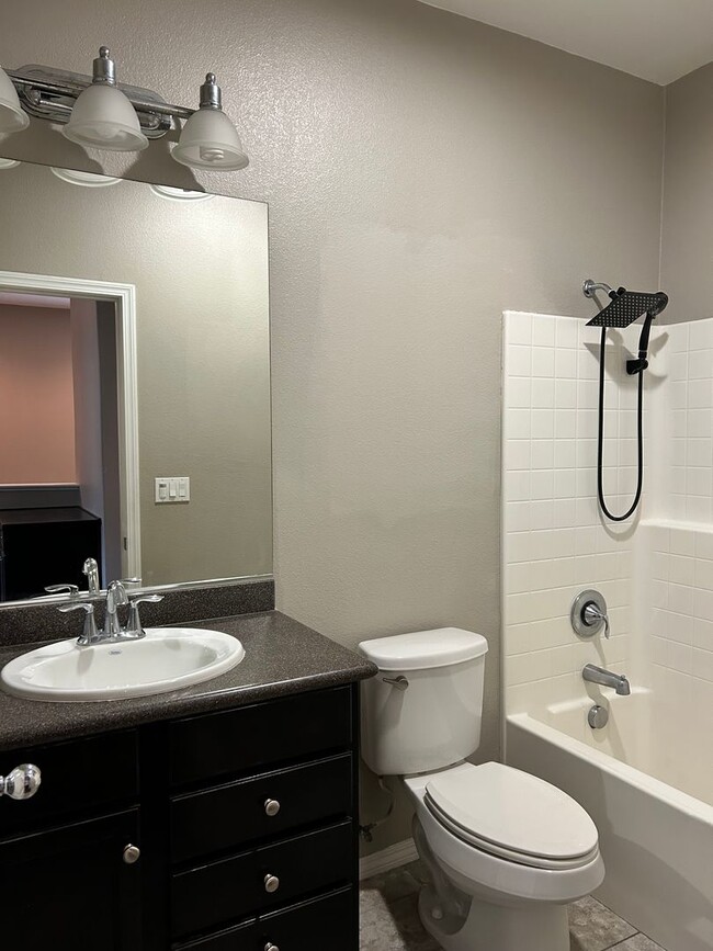 Building Photo - Modern Comfort Meets Classic Charm – 4BR H...