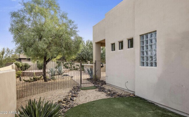 Building Photo - 13639 E Hedgehog Pl