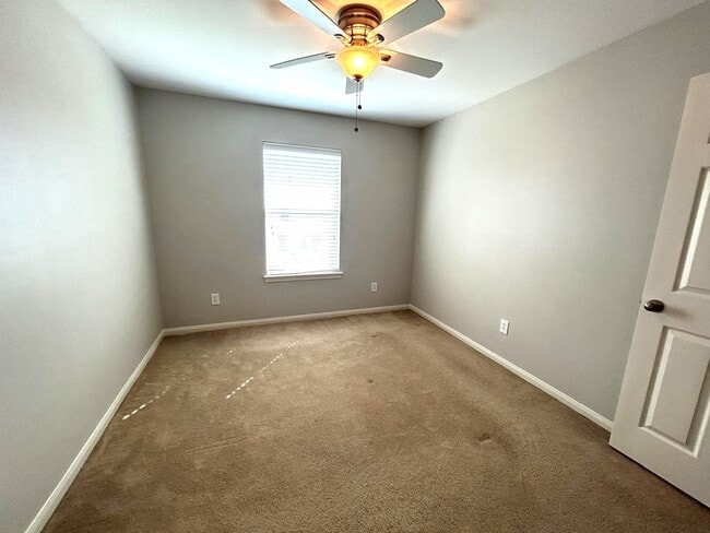 Building Photo - 25207 Diamond Ranch Dr