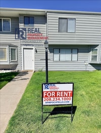 Building Photo - 3 bedroom 1.5 bath townhouse - 2 car carport