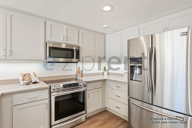 Building Photo - 550 Ortega Ave