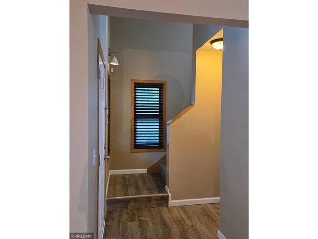 Building Photo - 614 S 19th Ave