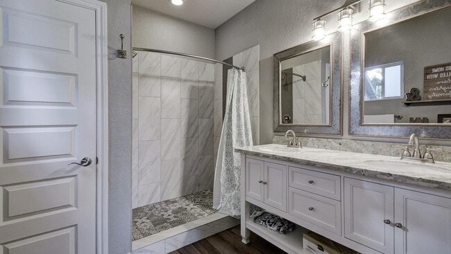 Building Photo - 3 Bedroom / 2 Bathroom super cute house for lease!