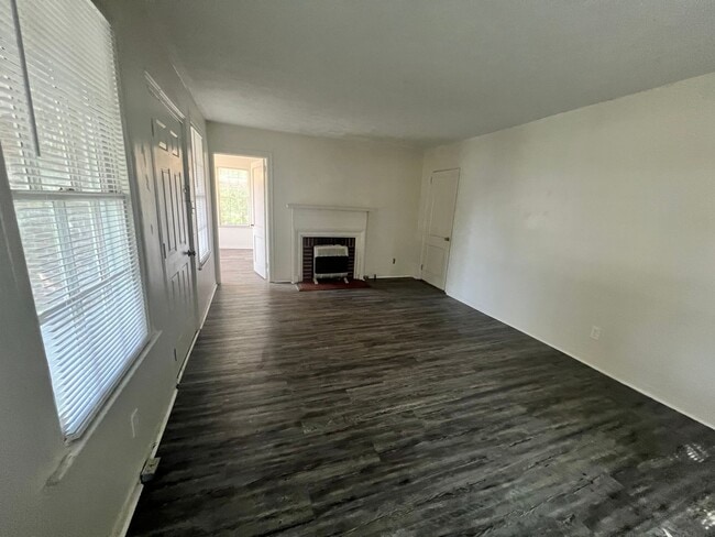 Building Photo - Welcome to Pageland Drive !