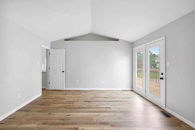 Building Photo - 103 Village Circle Dr