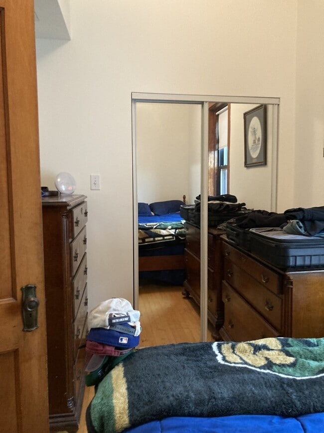 Building Photo - 2223 W Iowa St