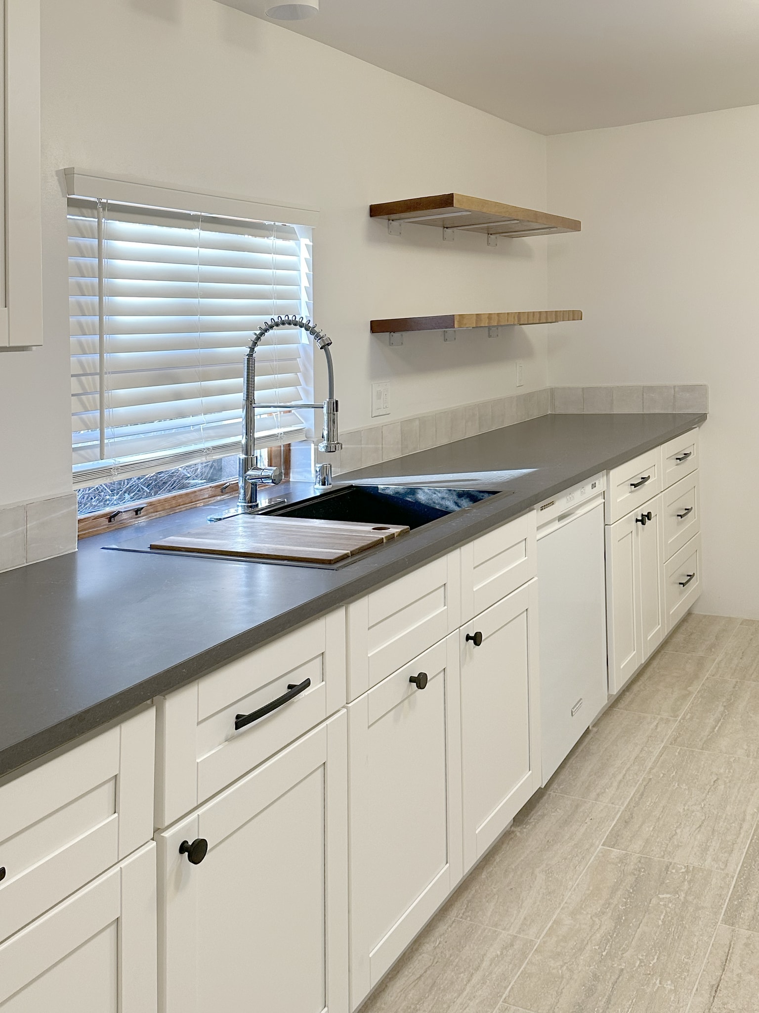 Building Photo - 721 W Manhattan Ave