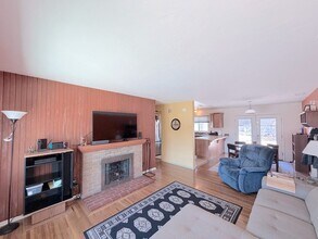 Building Photo - Charming 3 Bedroom, 2 Bathroom NE ABQ Home. Refrigerated Air! Spacious backyard. Near Uptown