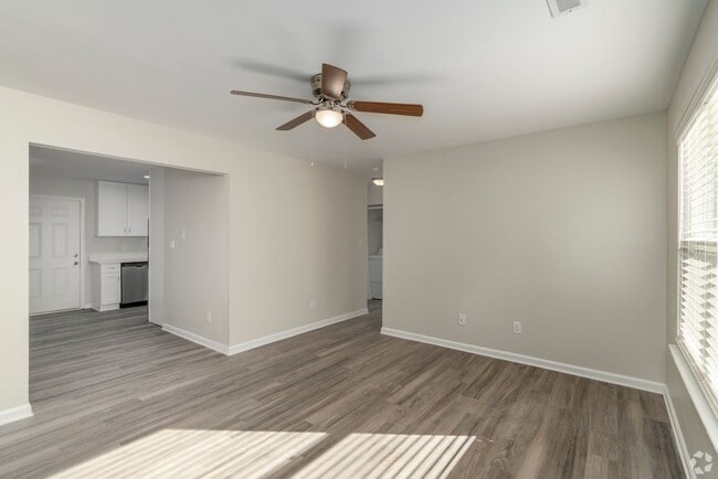 Building Photo - Tastefully Renovated 2BD with Wifi & W/D Included! $2k Credit Available!