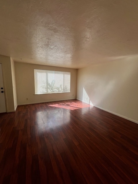 Building Photo - 2 bed 1 bath duplex Garden City!