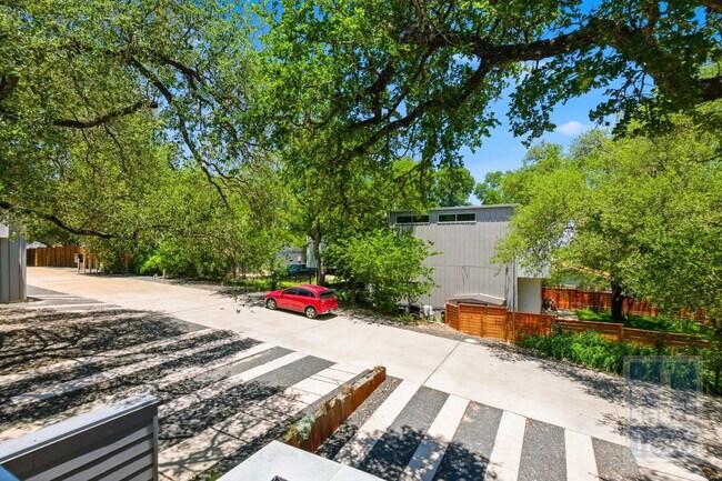Building Photo - 3202 Clawson Rd