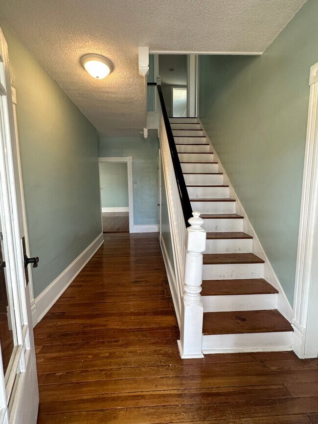 Building Photo - 317 Confidence Ln