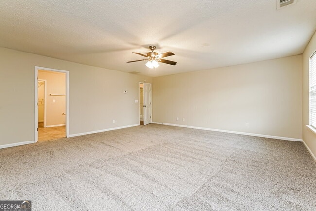 Building Photo - 415 Pinevale Ct