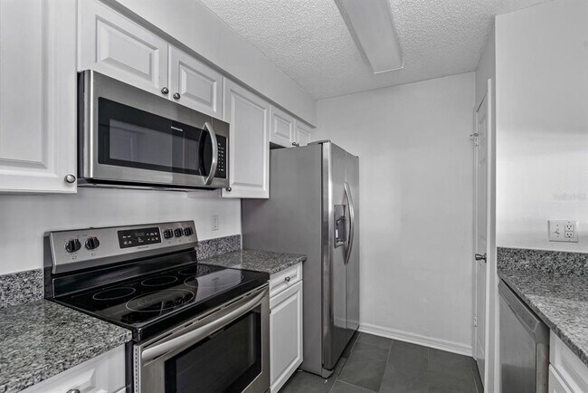 Building Photo - 1000 W Horatio St