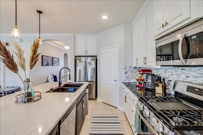 Building Photo - 7618 Quartz Dr