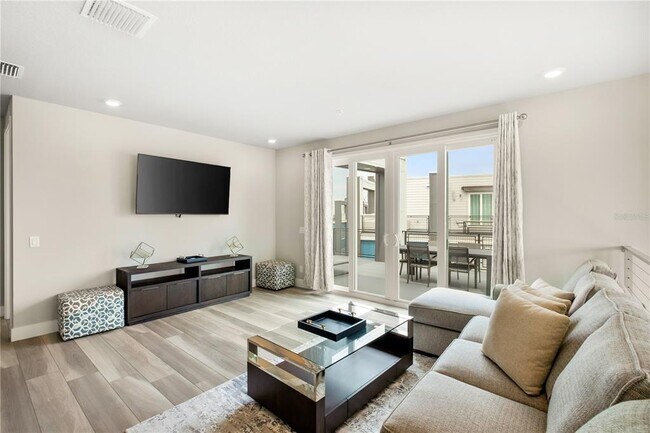 Building Photo - 7770 Sandy Ridge Dr