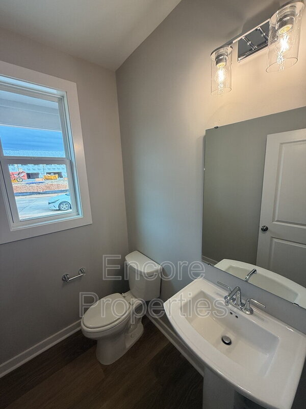 Building Photo - 67 Wandering Wy