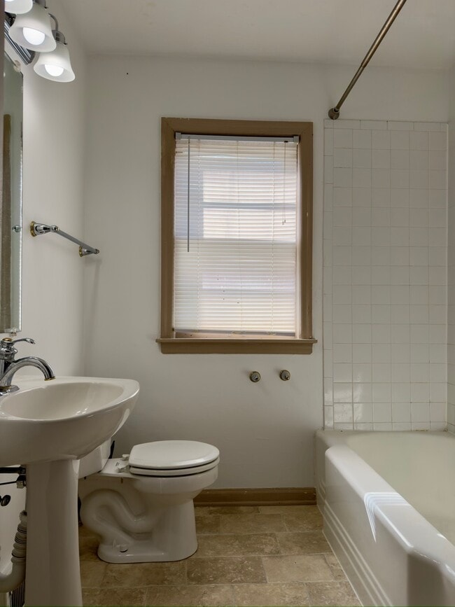 Building Photo - 3105 Burrmont Rd