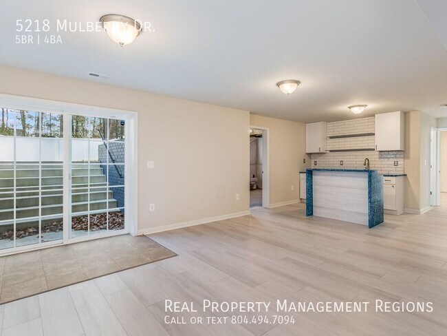 Building Photo - 5218 Mulberry Dr