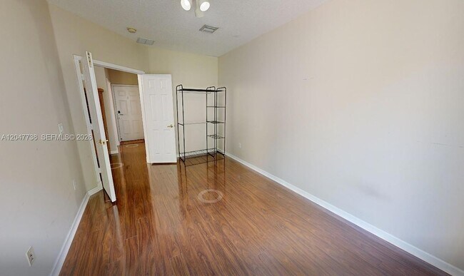 Building Photo - 9640 Wyeth Ct