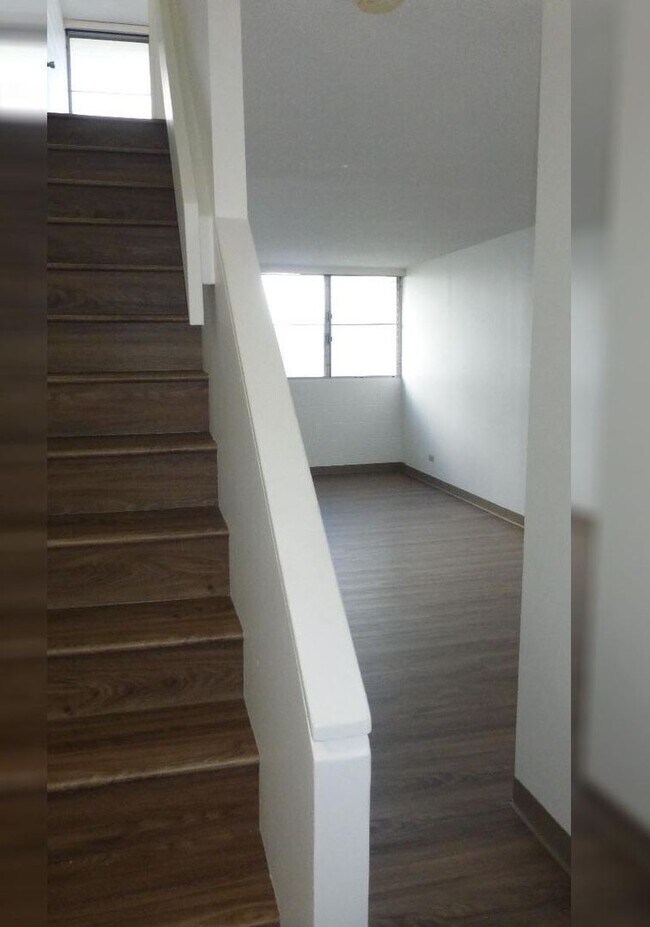 Building Photo - Mountainview Terrace – 2 Bed / 1 Bath / 1 Parking in Kaneohe